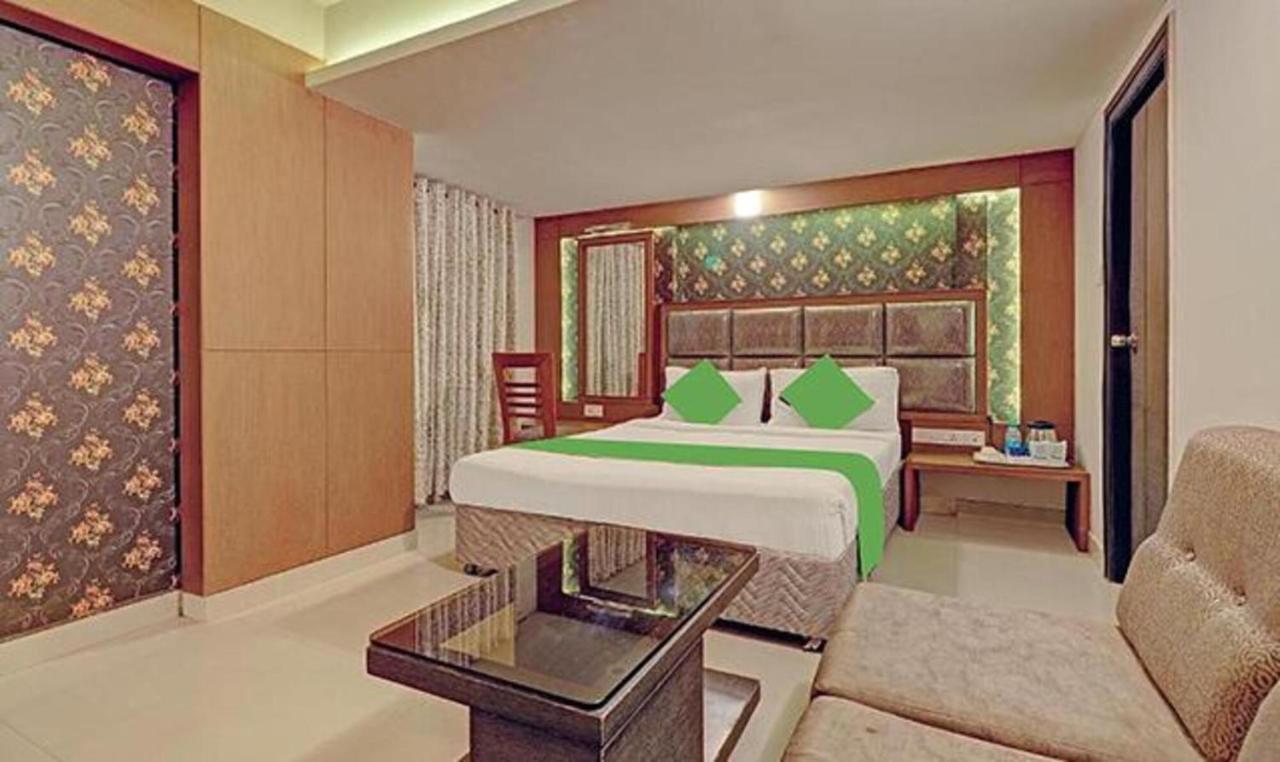 Pine Tree Boutique Hotel Chennai Bagian luar foto