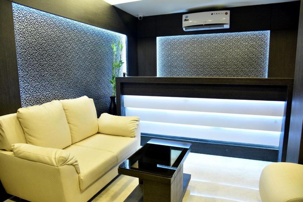Pine Tree Boutique Hotel Chennai Bagian luar foto
