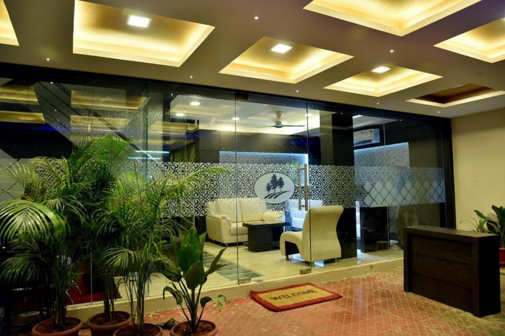 Pine Tree Boutique Hotel Chennai Bagian luar foto