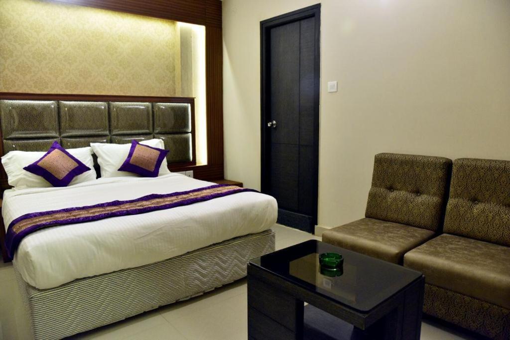 Pine Tree Boutique Hotel Chennai Bagian luar foto