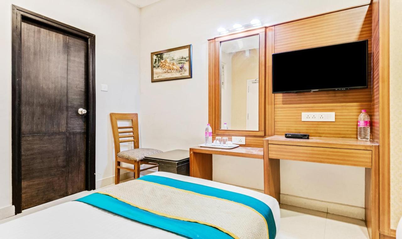 Pine Tree Boutique Hotel Chennai Bagian luar foto