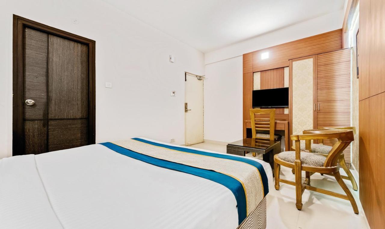 Pine Tree Boutique Hotel Chennai Bagian luar foto
