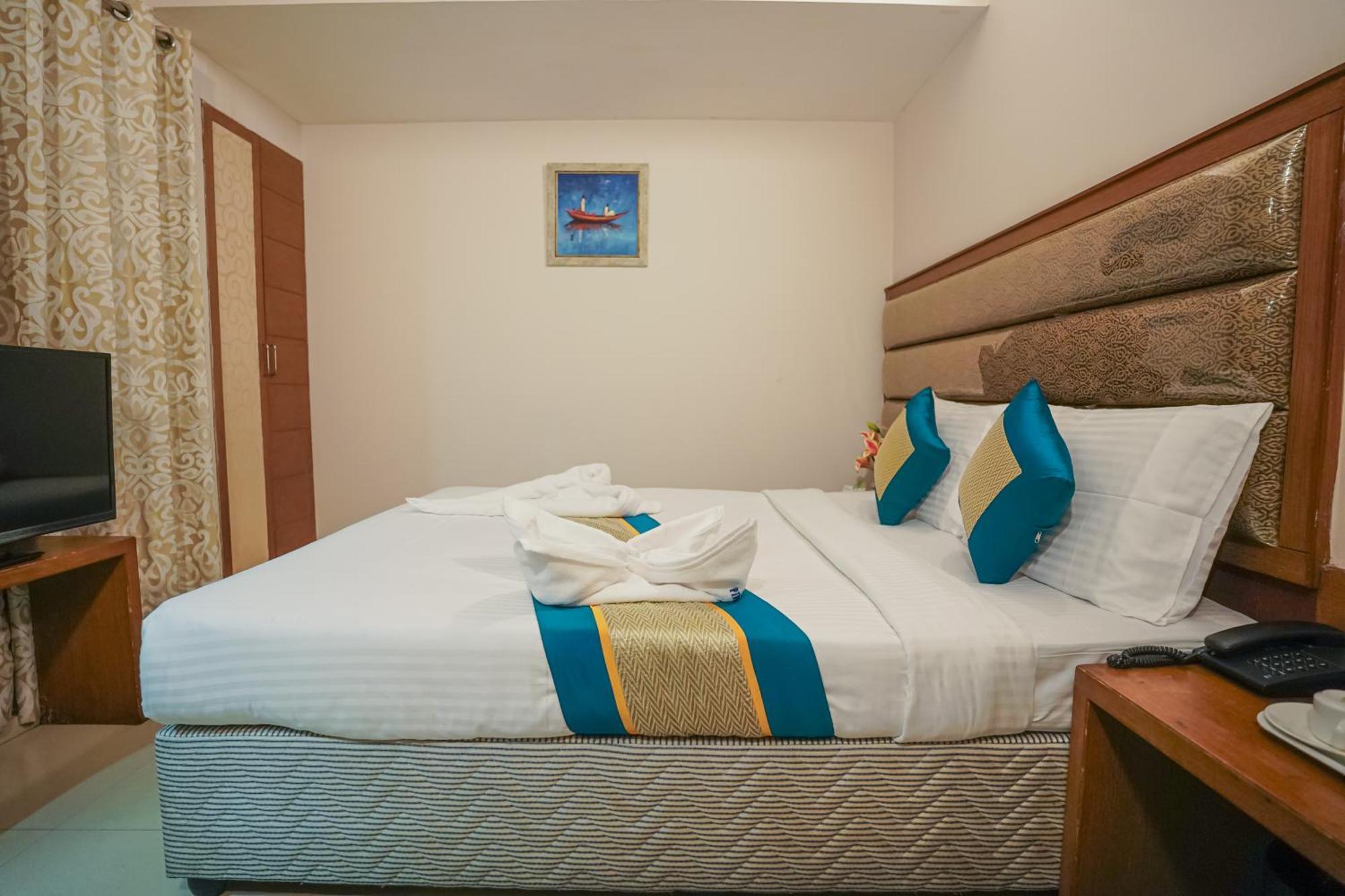Pine Tree Boutique Hotel Chennai Bagian luar foto